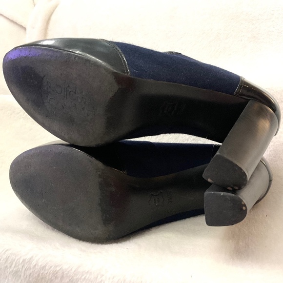 Black/Blue Leather Pull On Tory Burch Leighton Chunky Block Heel Booties Sz 7.5M - Picture 13 of 16